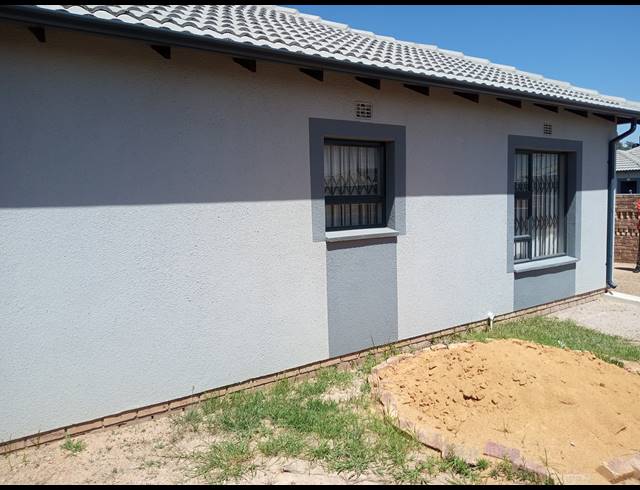 3 BEDROOM FREEHOLD FOR SALE IN NEW MODDER